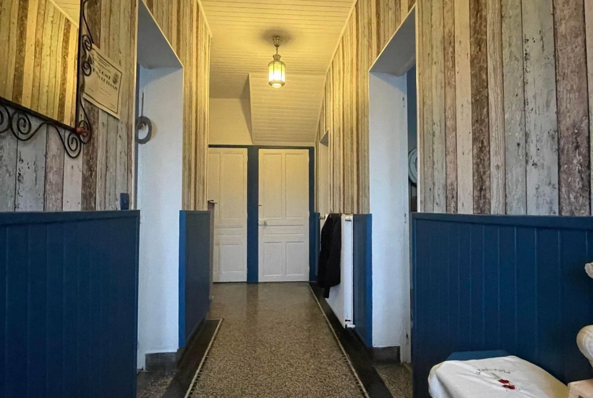 Maison lumineuse en briques de 160 m² à Anizy-le-Grand avec jardin et garage 