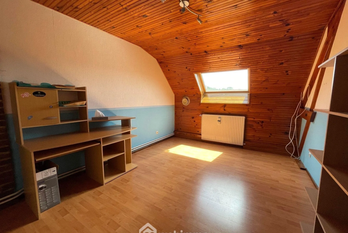 Maison lumineuse en briques de 160 m² à Anizy-le-Grand avec jardin et garage 