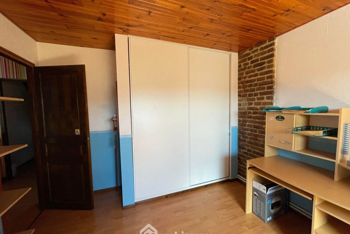 Maison lumineuse en briques de 160 m² à Anizy-le-Grand avec jardin et garage 