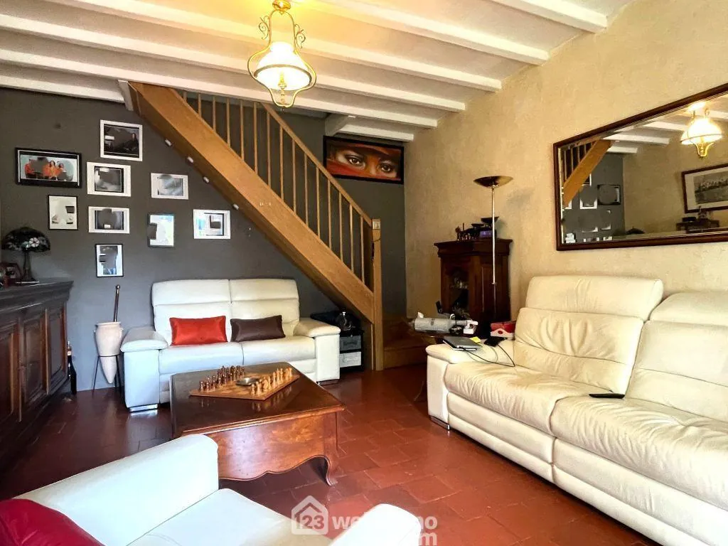 Longère rénovée de 162 m² à Saires avec dépendances et jardin 