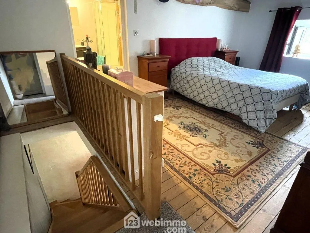 Longère rénovée de 162 m² à Saires avec dépendances et jardin 
