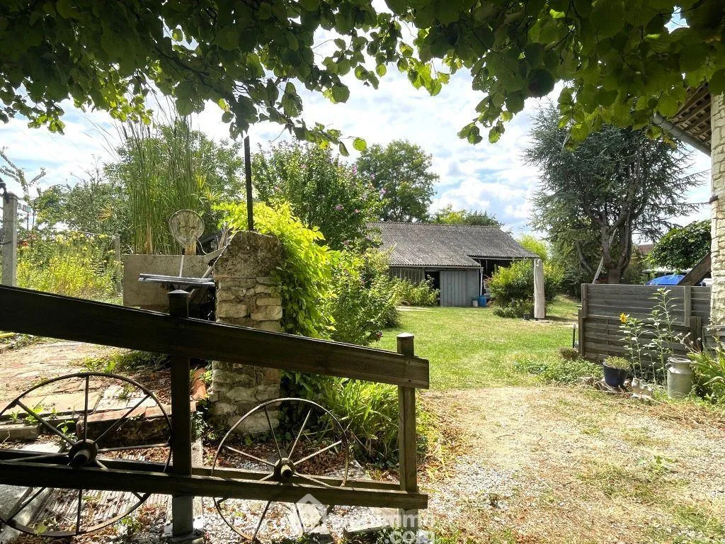 Longère rénovée de 162 m² à Saires avec dépendances et jardin 