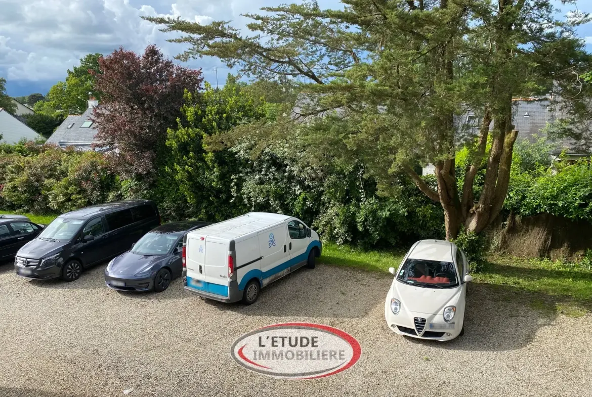 Appartement T1 rénové à Sautron avec 2 places de parking, disponibilité juillet 2025 