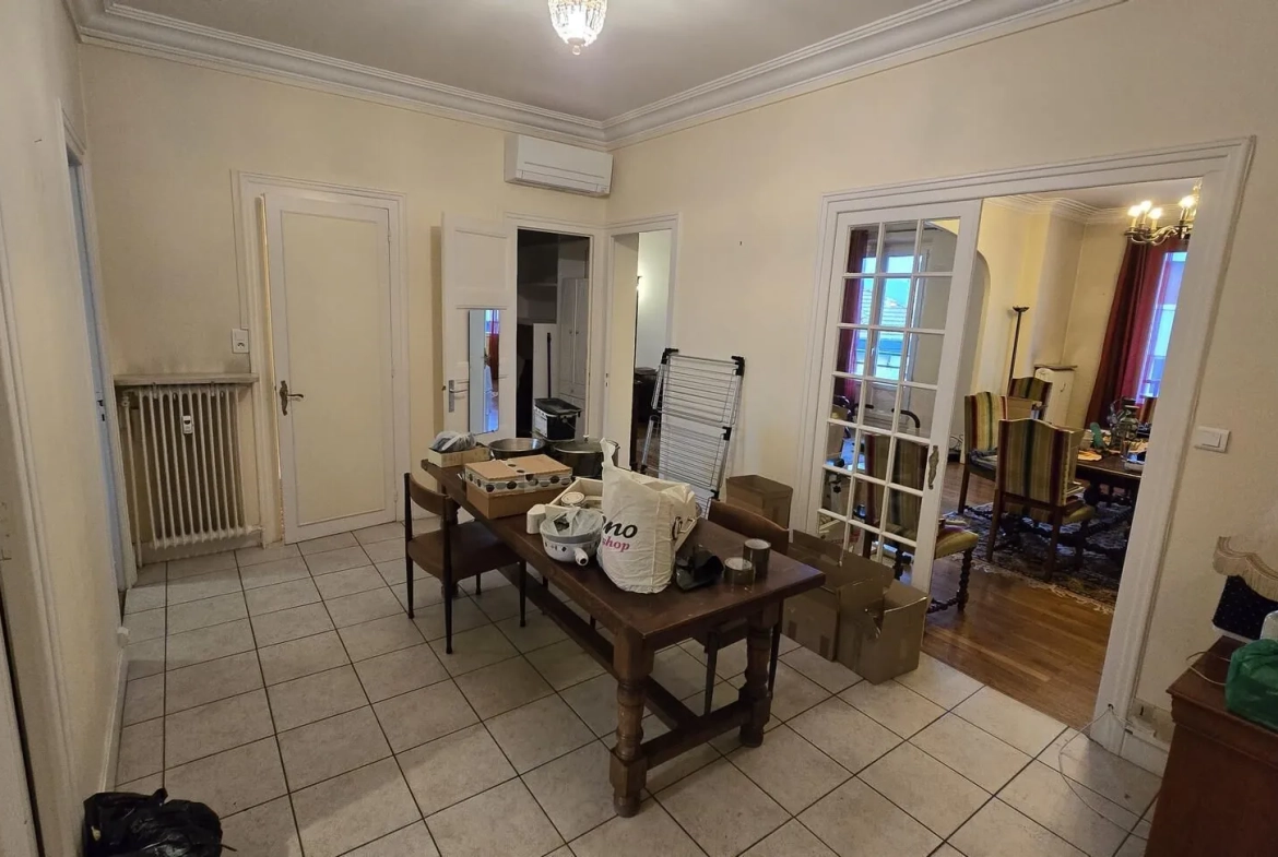 Appartement 4 pièces à Grenoble proche gare - 109 m² avec cave et climatisation 