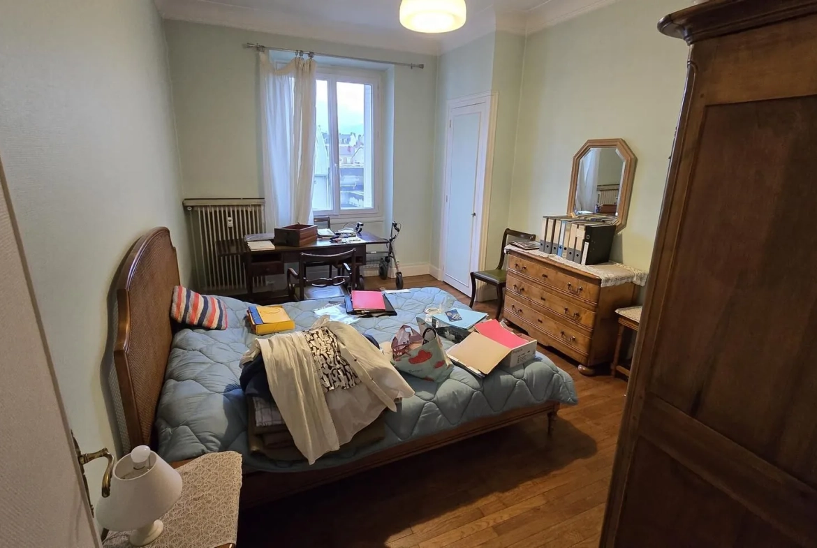 Appartement 4 pièces à Grenoble proche gare - 109 m² avec cave et climatisation 