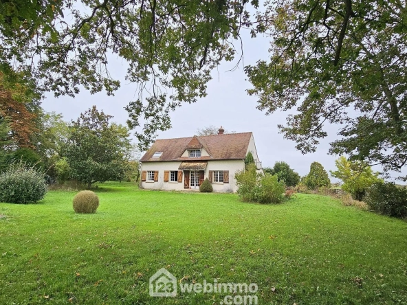 Maison à vendre de 188 m² à Milly-la-Forêt avec jardin et dépendance