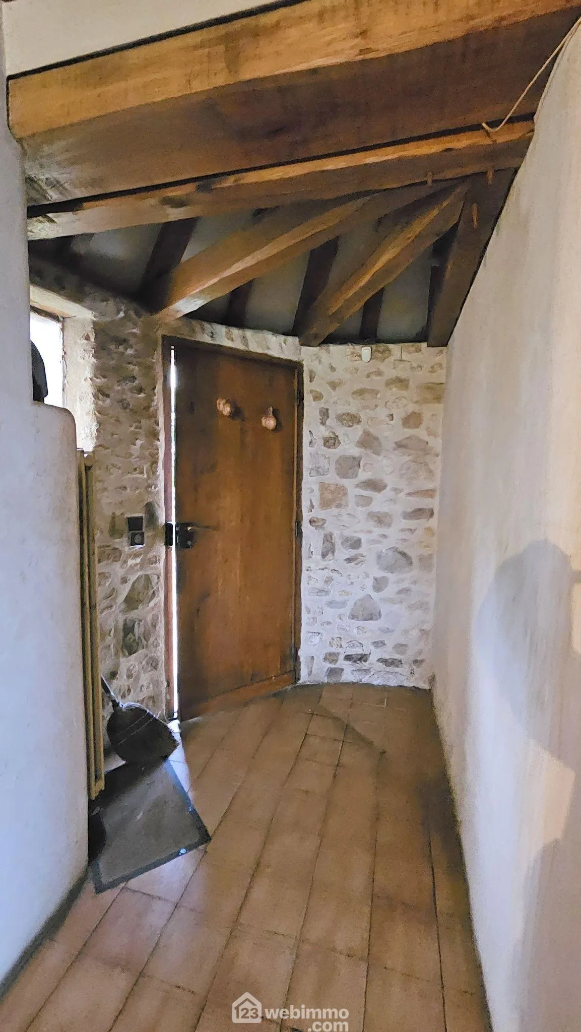 Maison à vendre de 188 m² à Milly-la-Forêt avec jardin et dépendance 