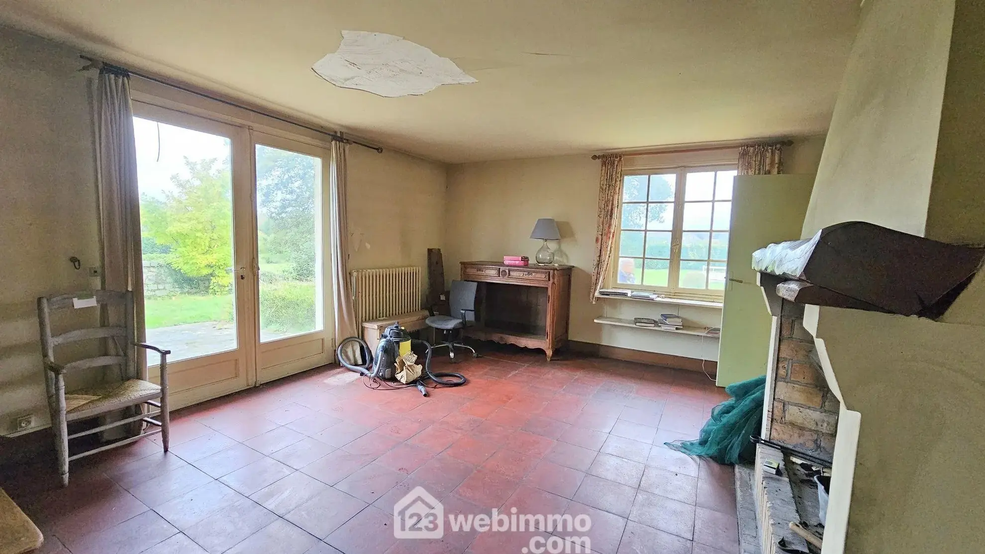 Maison à vendre de 188 m² à Milly-la-Forêt avec jardin et dépendance 