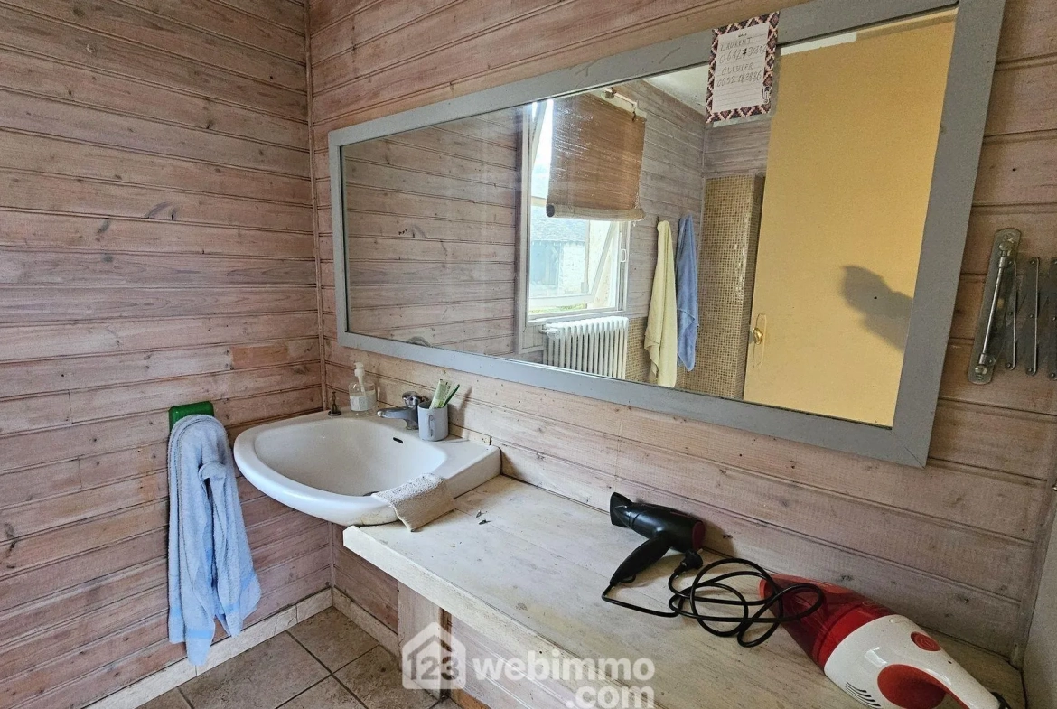 Maison à vendre de 188 m² à Milly-la-Forêt avec jardin et dépendance 
