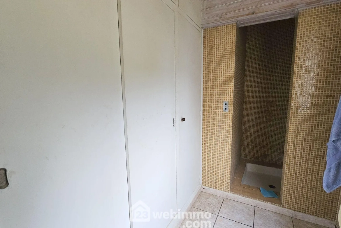 Maison à vendre de 188 m² à Milly-la-Forêt avec jardin et dépendance 