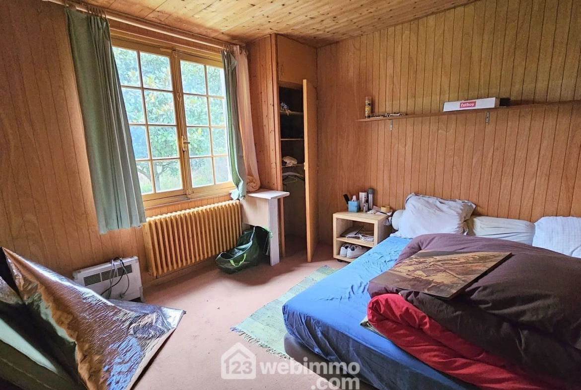 Maison à vendre de 188 m² à Milly-la-Forêt avec jardin et dépendance 