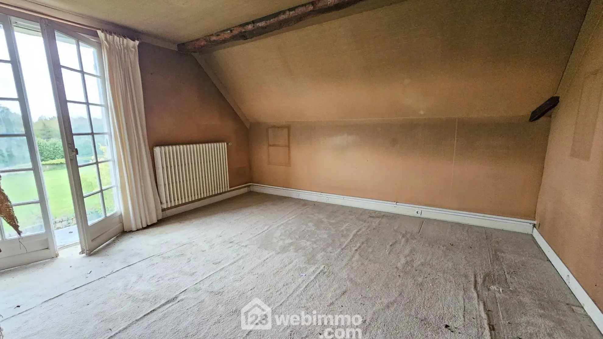 Maison à vendre de 188 m² à Milly-la-Forêt avec jardin et dépendance 