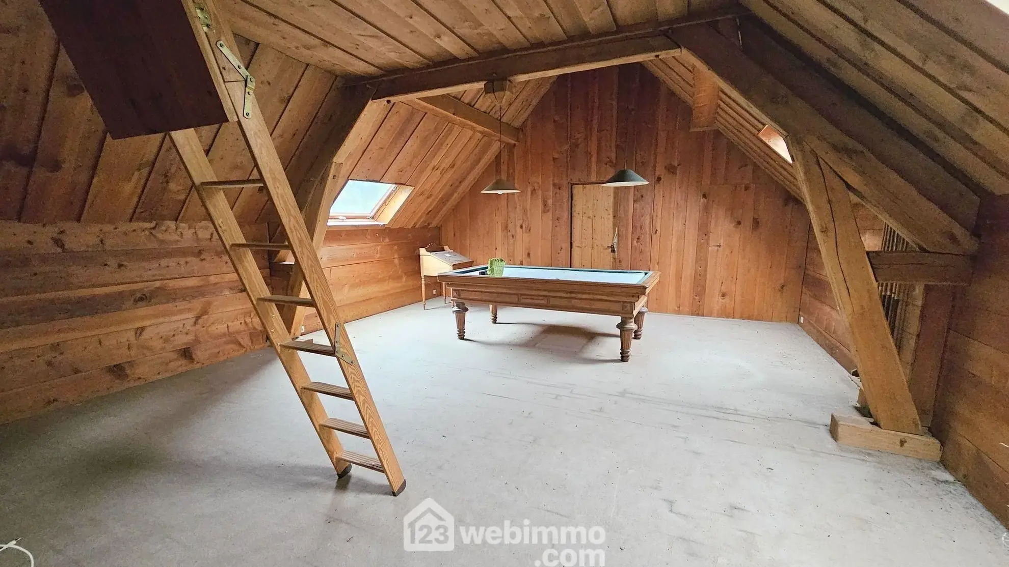 Maison à vendre de 188 m² à Milly-la-Forêt avec jardin et dépendance 