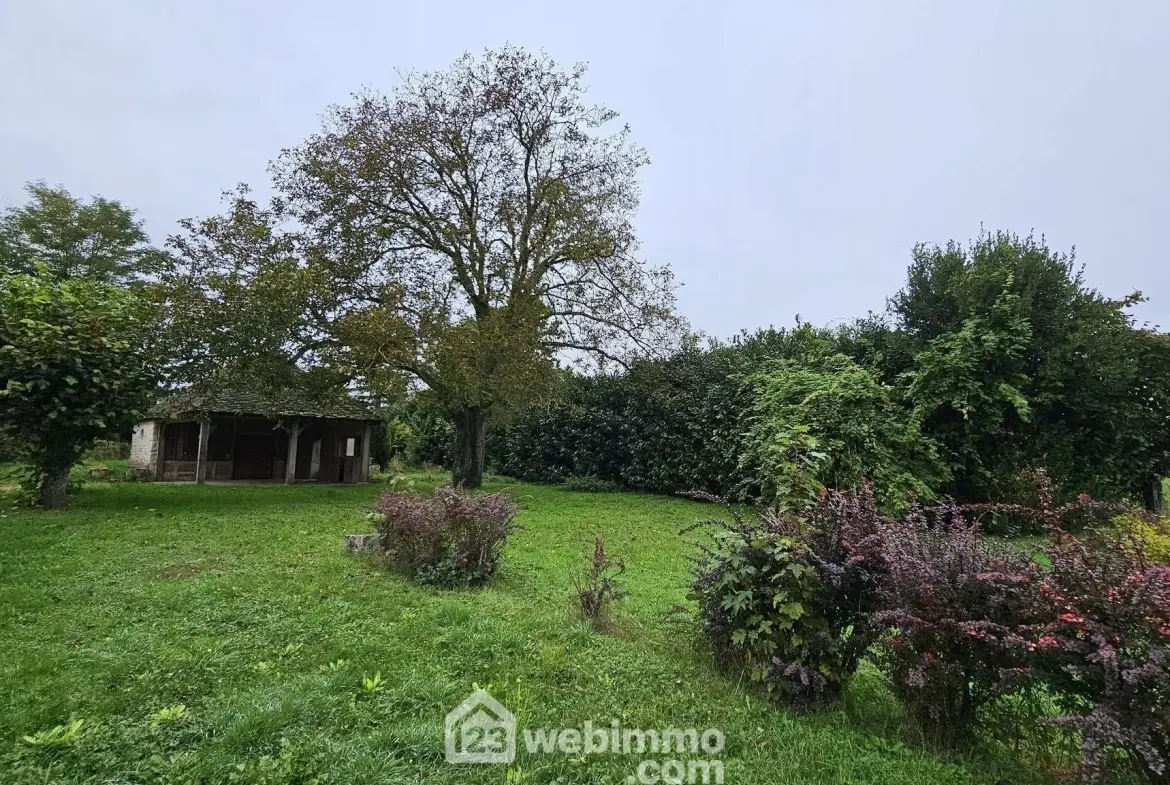 Maison à vendre de 188 m² à Milly-la-Forêt avec jardin et dépendance 