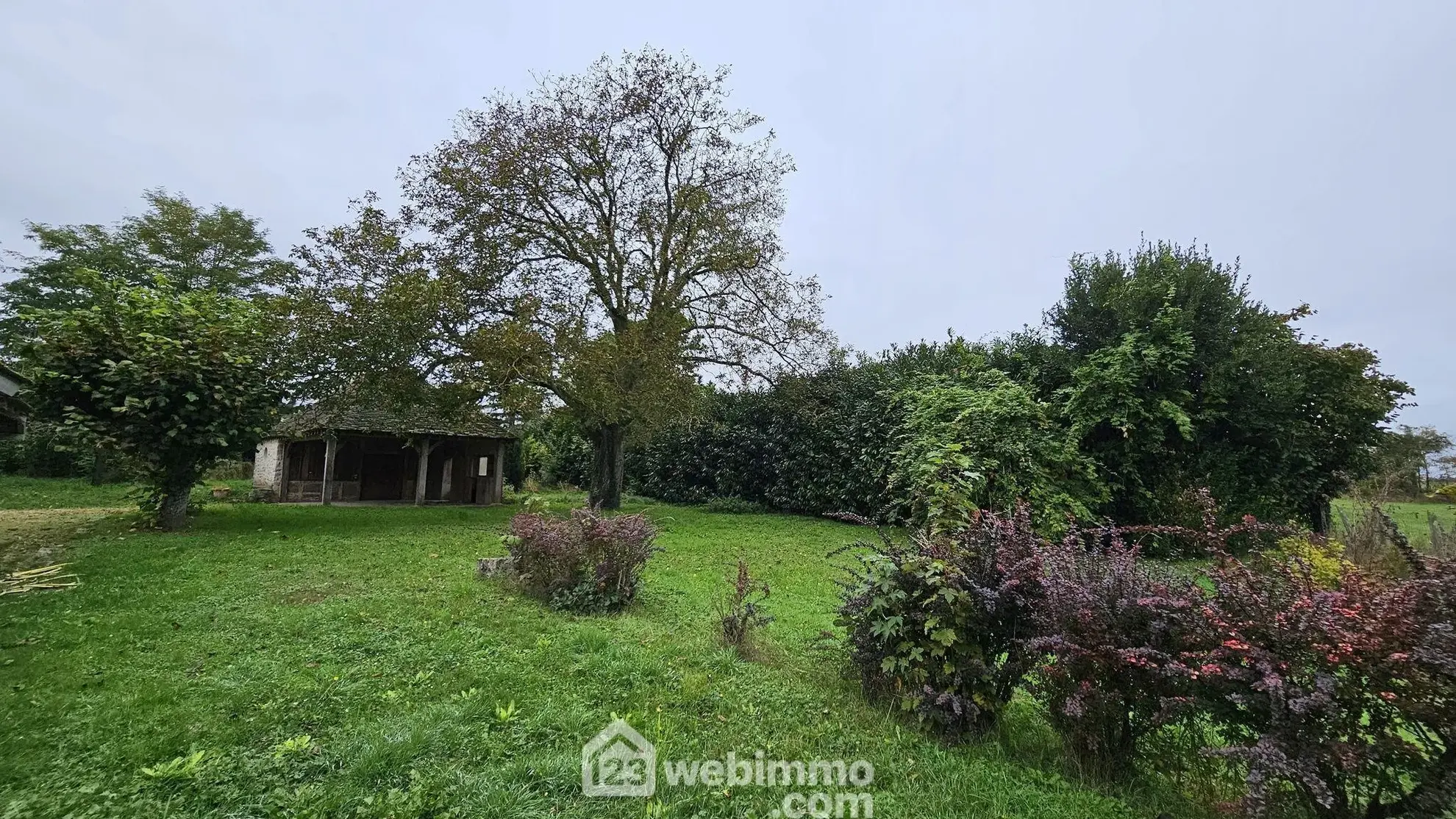 Maison à vendre de 188 m² à Milly-la-Forêt avec jardin et dépendance 