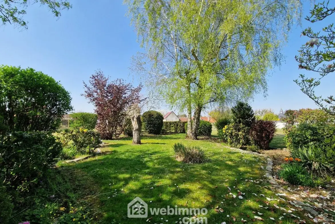 Maison spacieuse de 147 m² avec jardin à Chambry - À personnaliser 