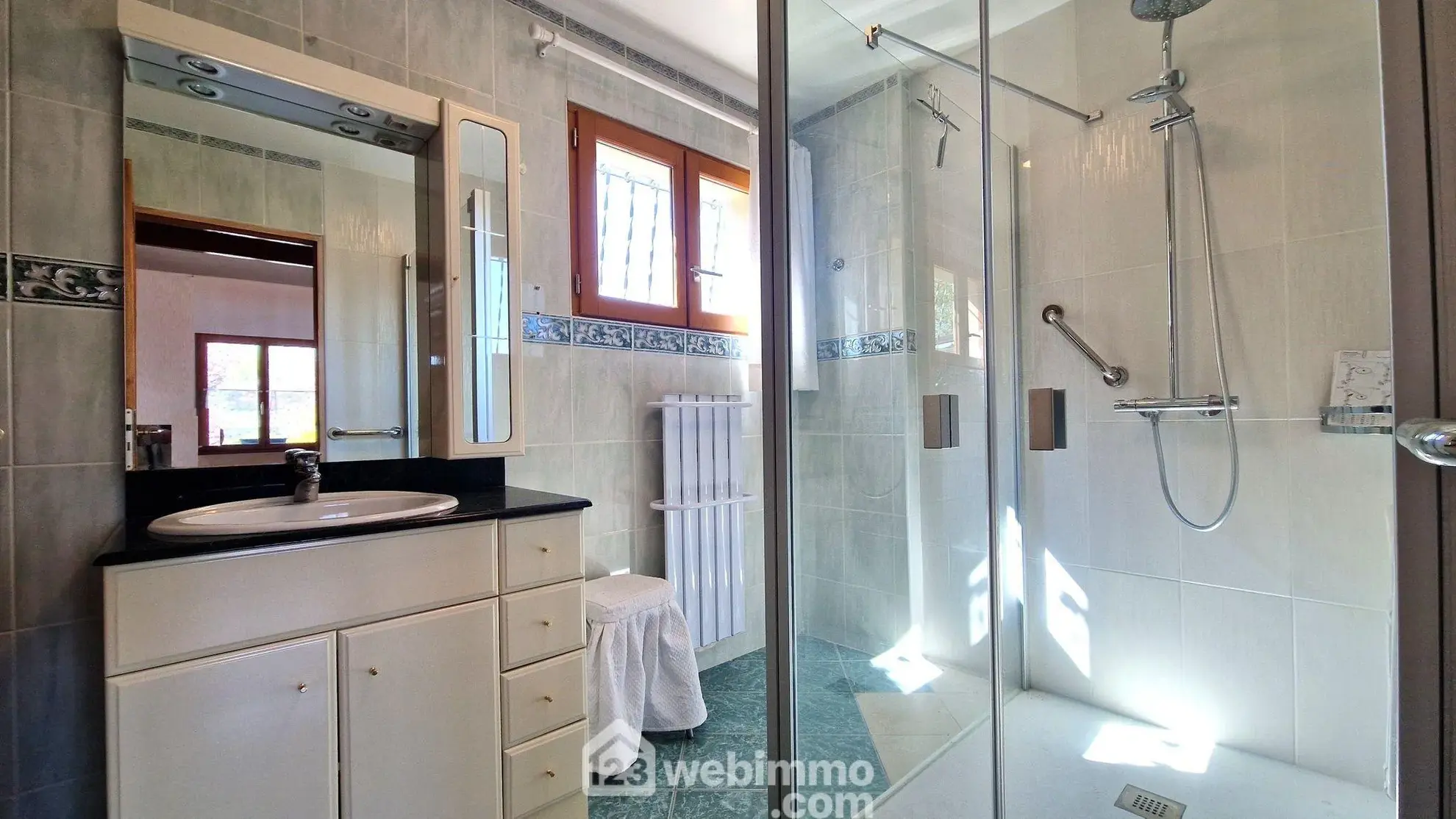 Maison spacieuse de 147 m² avec jardin à Chambry - À personnaliser 
