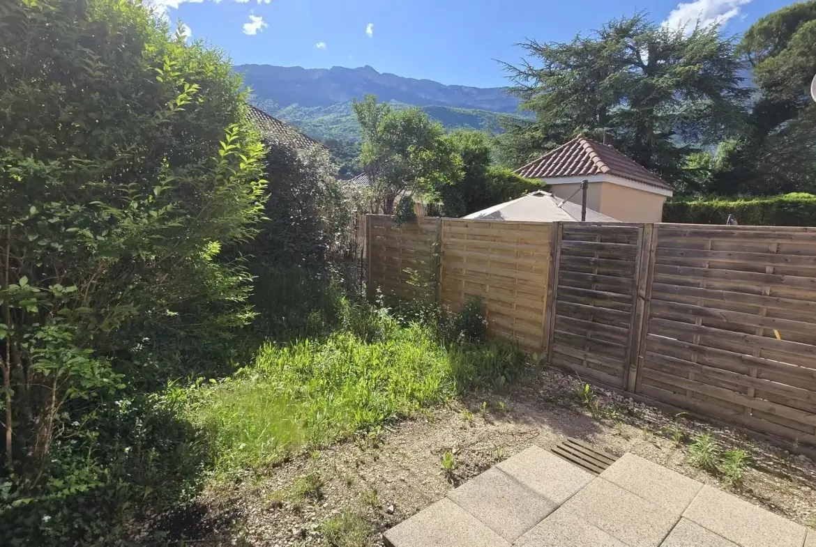 Appartement duplex T4 de 72 m² avec jardin à Varces 