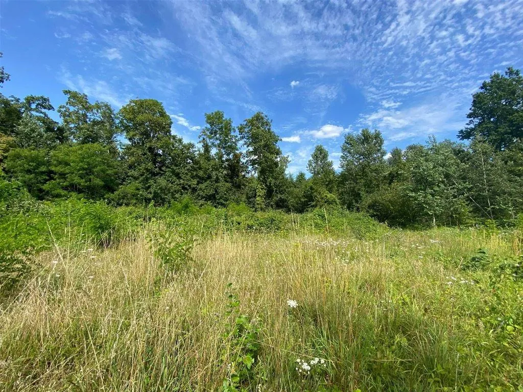 Terrain constructible de 960 m² à Montaigu, environnement boisé et proche commodités 