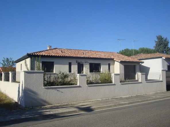 Villa neuve de plain-pied à Labruguière avec jardin et garage