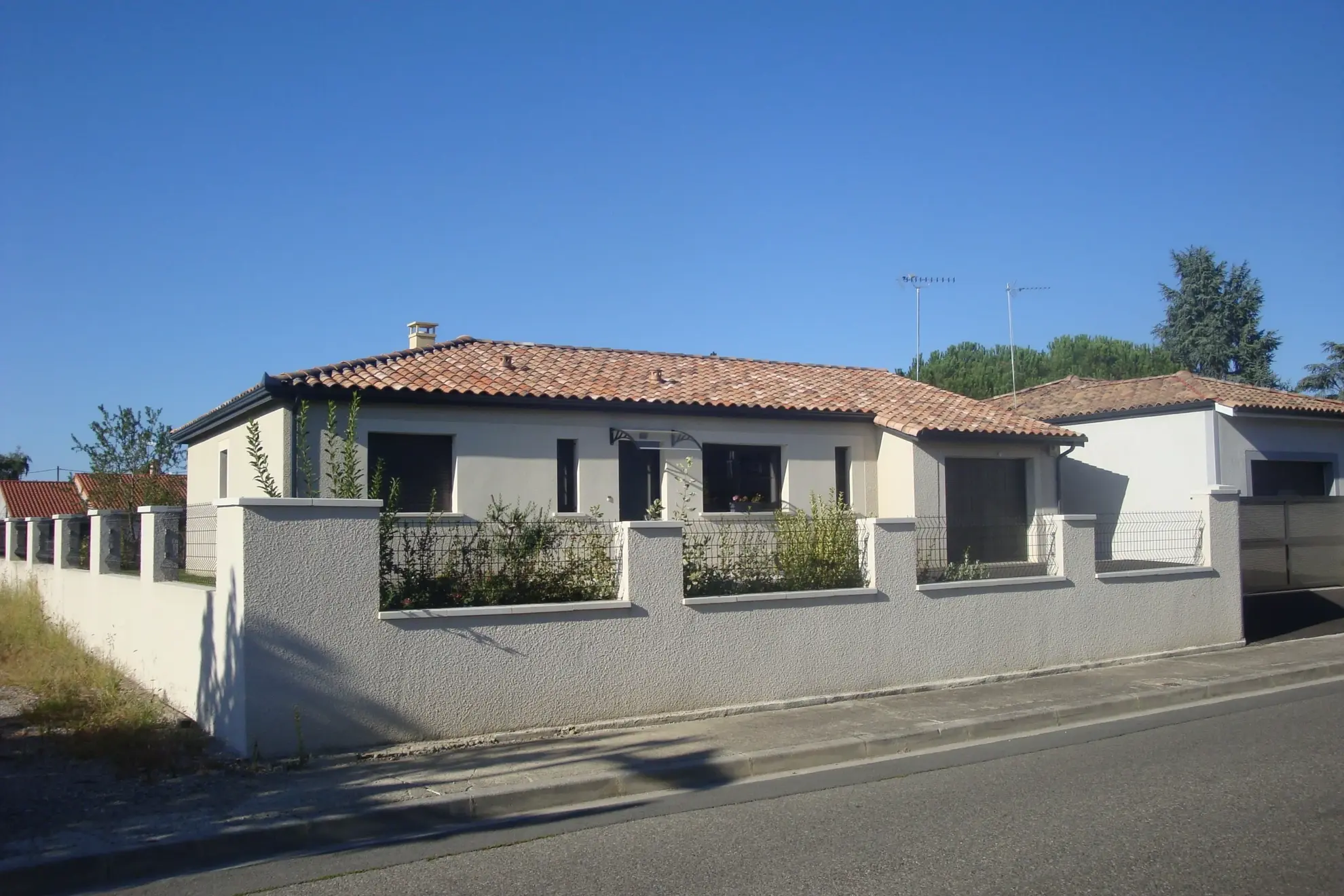 Villa neuve de plain-pied à Labruguière avec jardin et garage 
