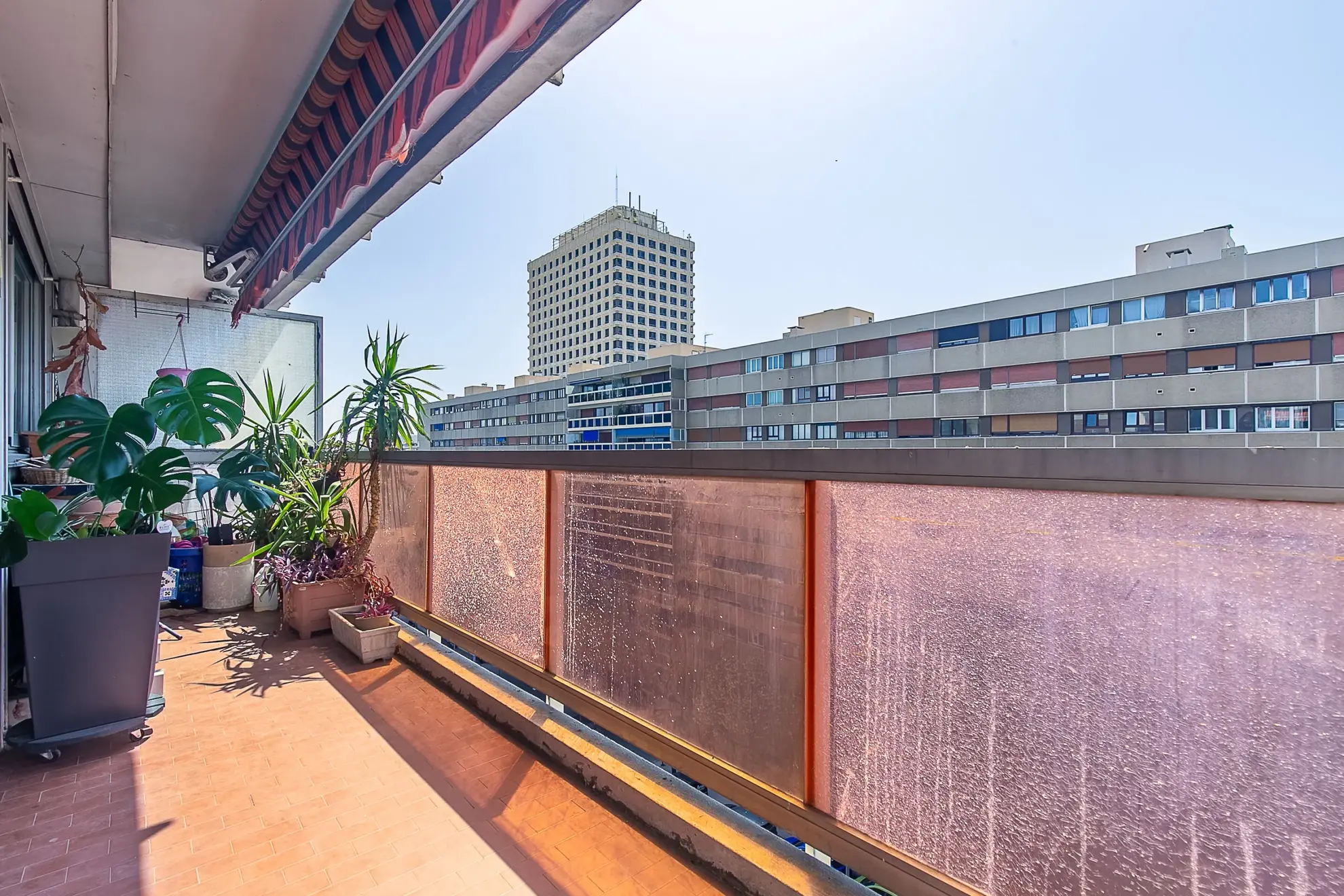 Appartement lumineux de 87m² avec terrasse et cave à Marseille 6ème 