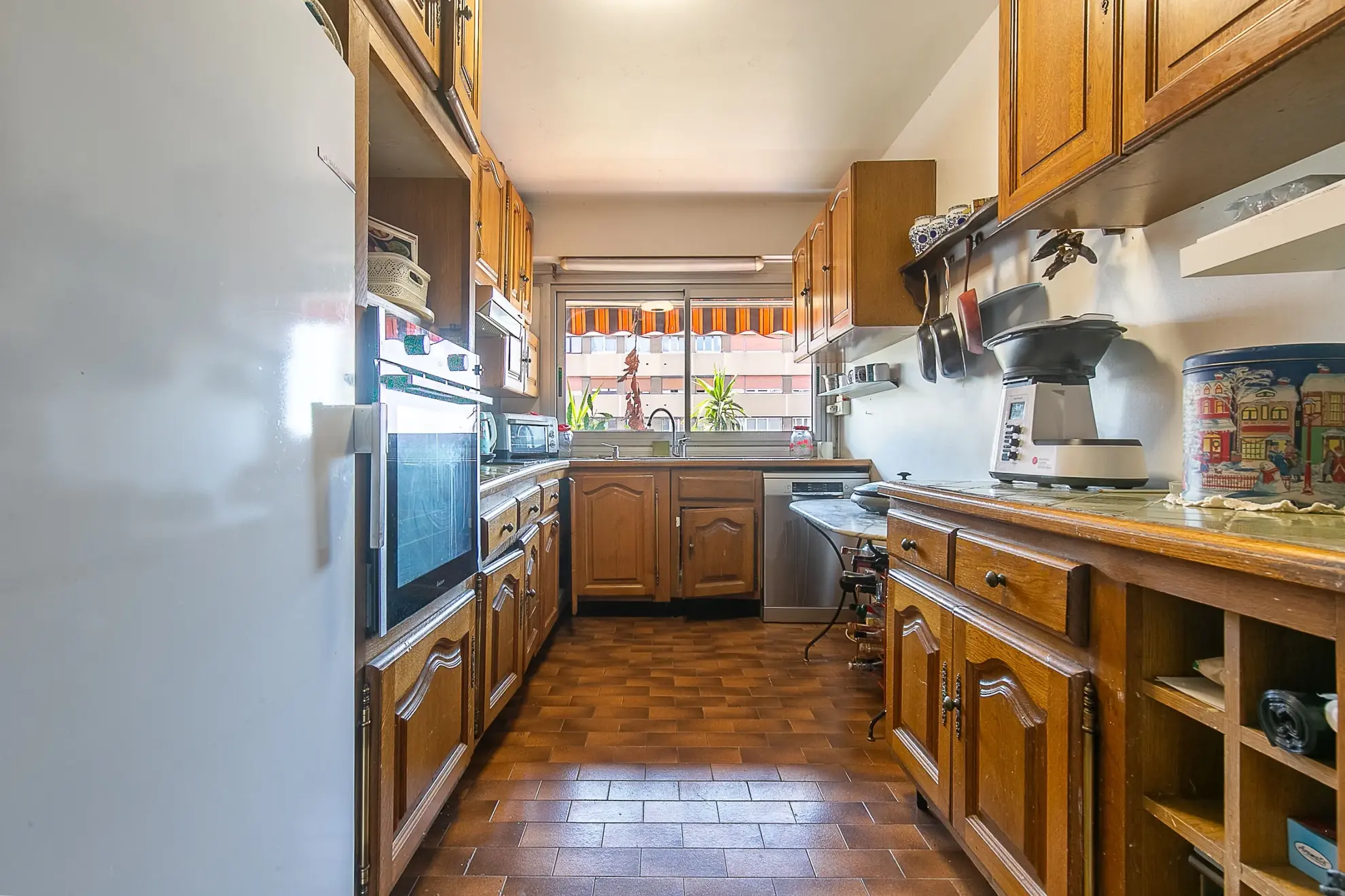 Appartement lumineux de 87m² avec terrasse et cave à Marseille 6ème 