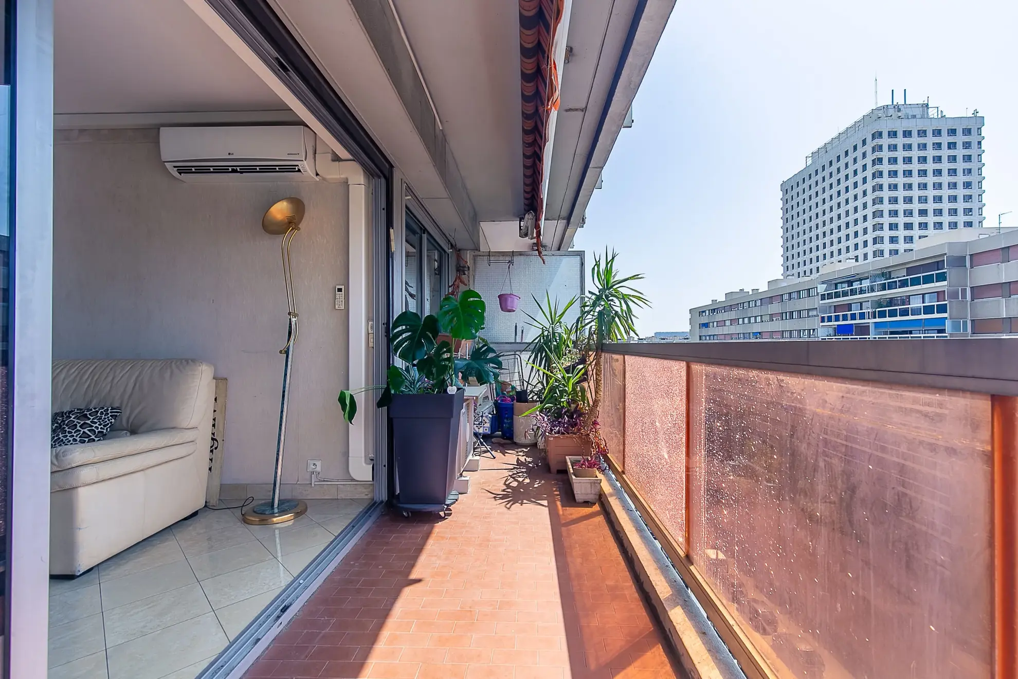 Appartement lumineux de 87m² avec terrasse et cave à Marseille 6ème 
