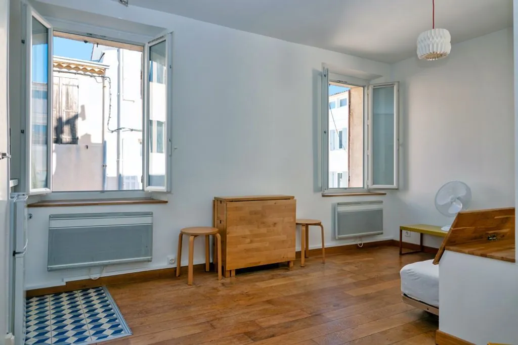 Charmant studio meublé de 16m² à Marseille, parfait pour investissement ou première achat 