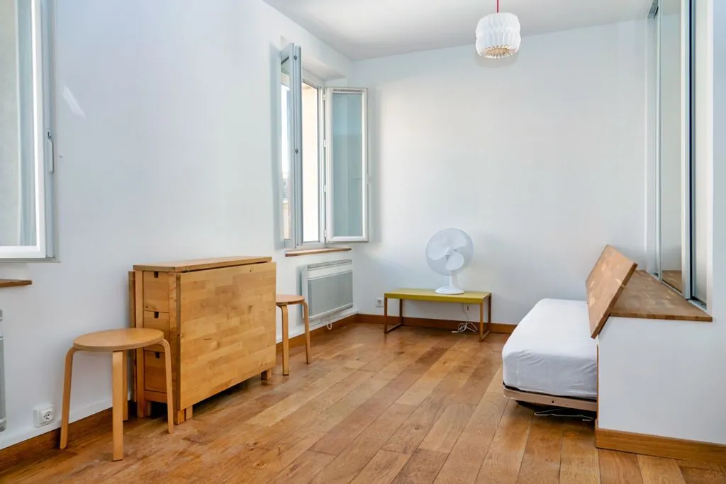 Charmant studio meublé de 16m² à Marseille, parfait pour investissement ou première achat 