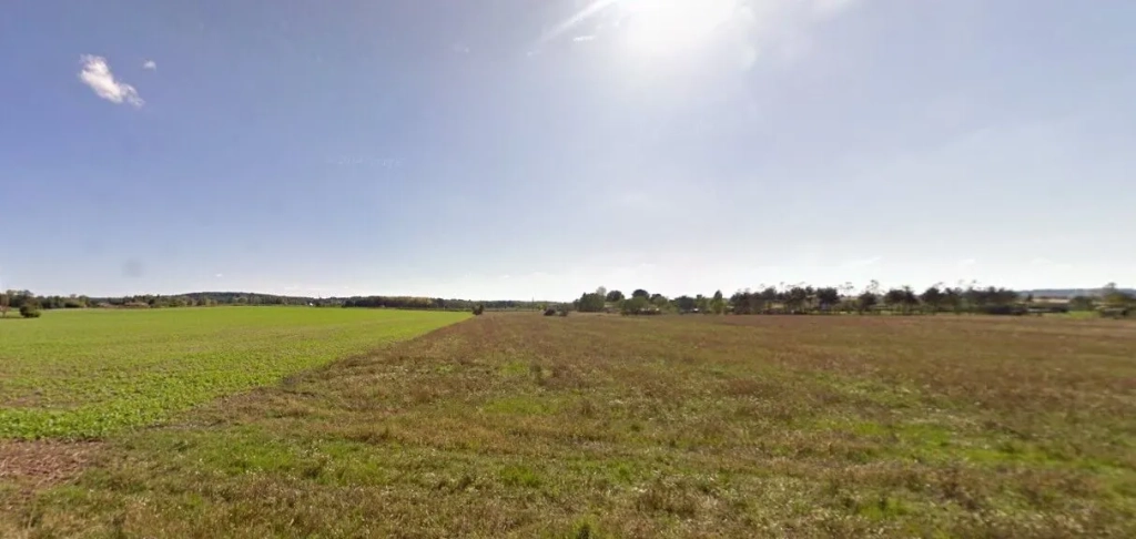 Terrain constructible de 6 290 m² à vendre à Cours-de-Pile