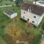 Maison de plain-pied à Vouneuil-sur-Vienne avec grand terrain et potentiel de rénovation