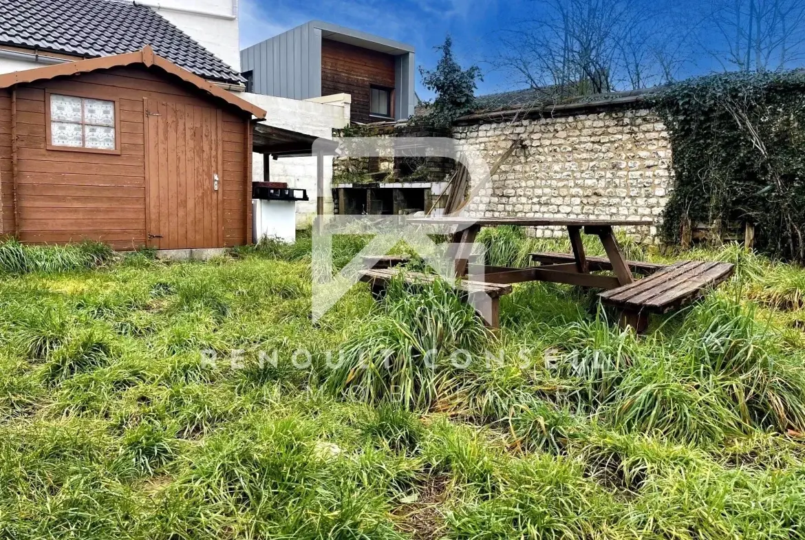 Maison 72m² à vendre au centre de Saint-Étienne-du-Rouvray avec jardin et stationnement 