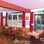 Local commercial de 75 m² à vendre à Saintes-Maries-de-la-Mer, emplacement stratégique avec terrasse et parking