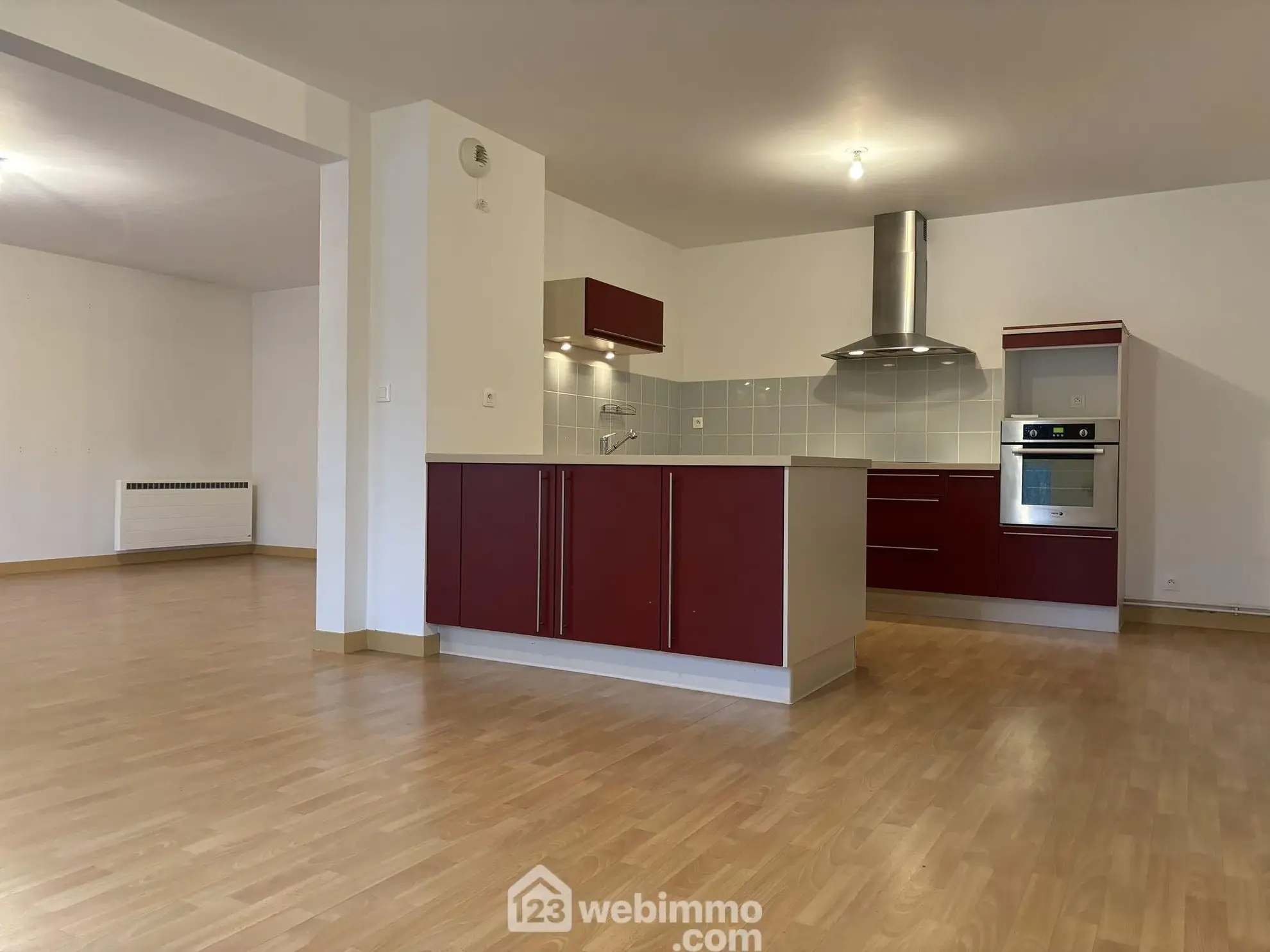 Appartement de 129 m² avec 3 chambres et parking à Chasseneuil-du-Poitou 