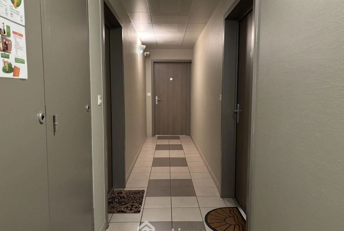 Appartement de 129 m² avec 3 chambres et parking à Chasseneuil-du-Poitou 