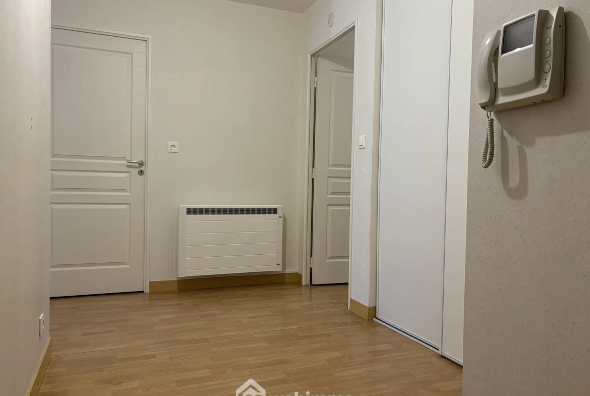 Appartement de 129 m² avec 3 chambres et parking à Chasseneuil-du-Poitou 