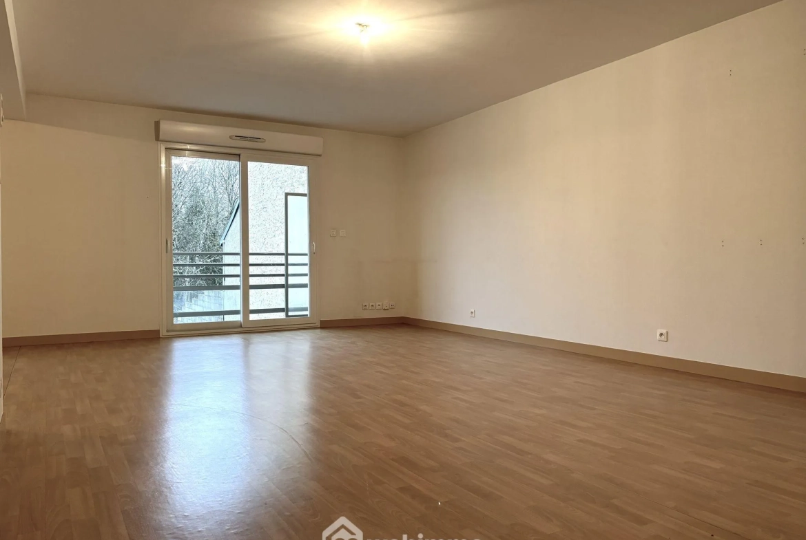 Appartement de 129 m² avec 3 chambres et parking à Chasseneuil-du-Poitou 