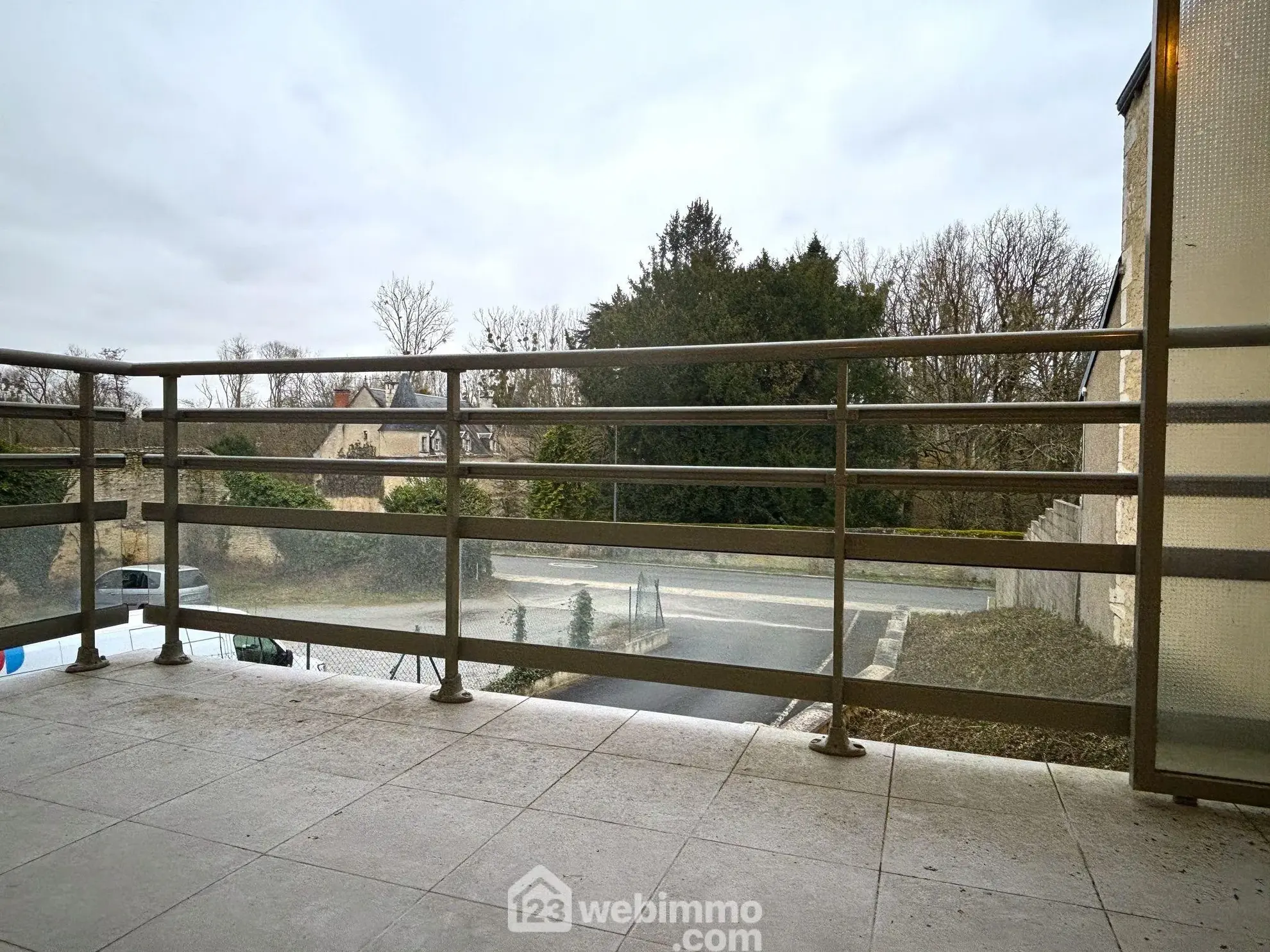 Appartement de 129 m² avec 3 chambres et parking à Chasseneuil-du-Poitou 
