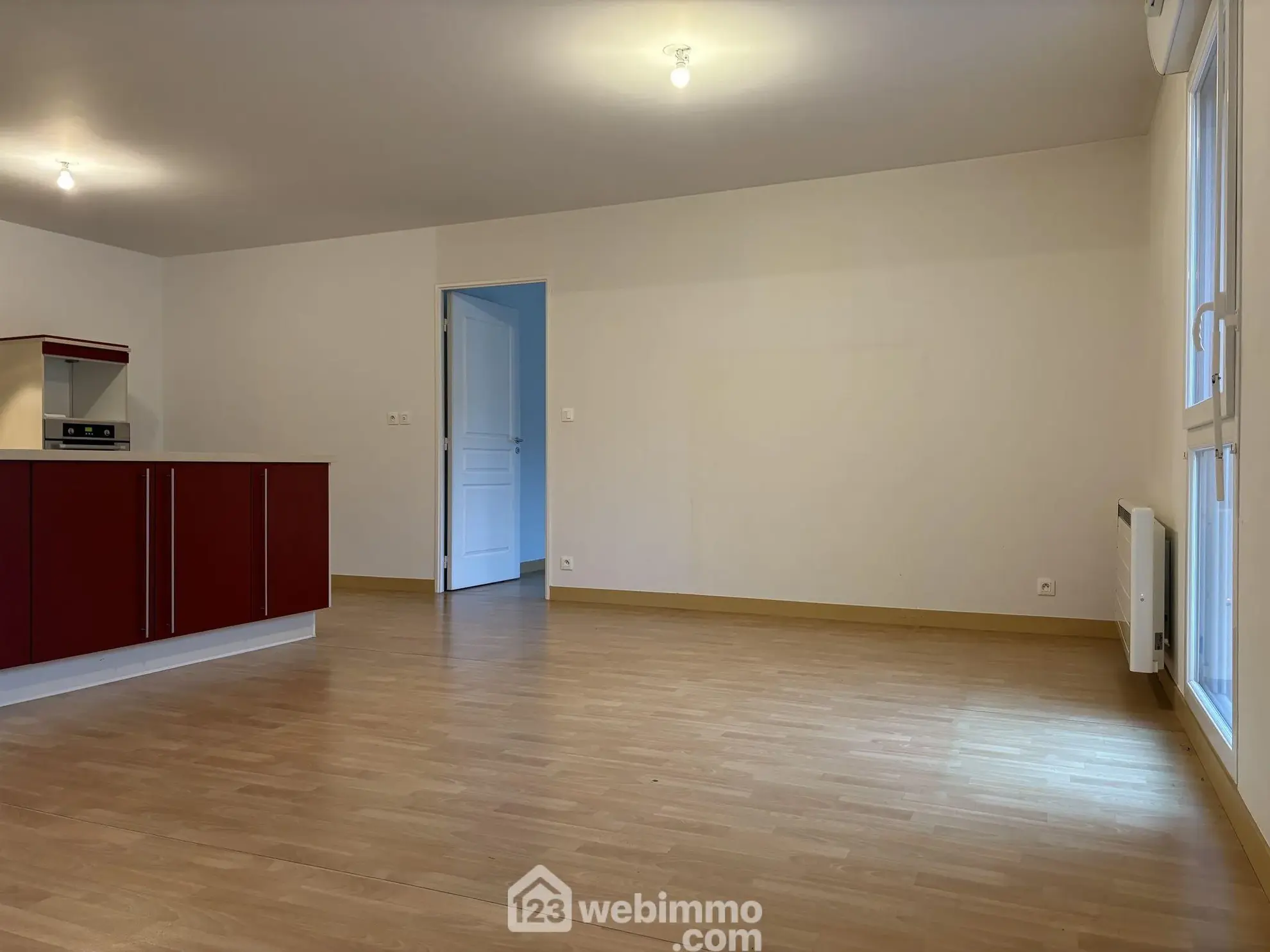 Appartement de 129 m² avec 3 chambres et parking à Chasseneuil-du-Poitou 