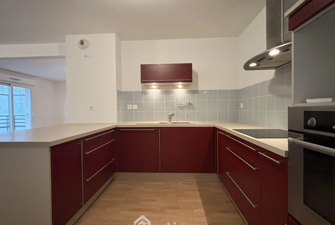 Appartement de 129 m² avec 3 chambres et parking à Chasseneuil-du-Poitou 