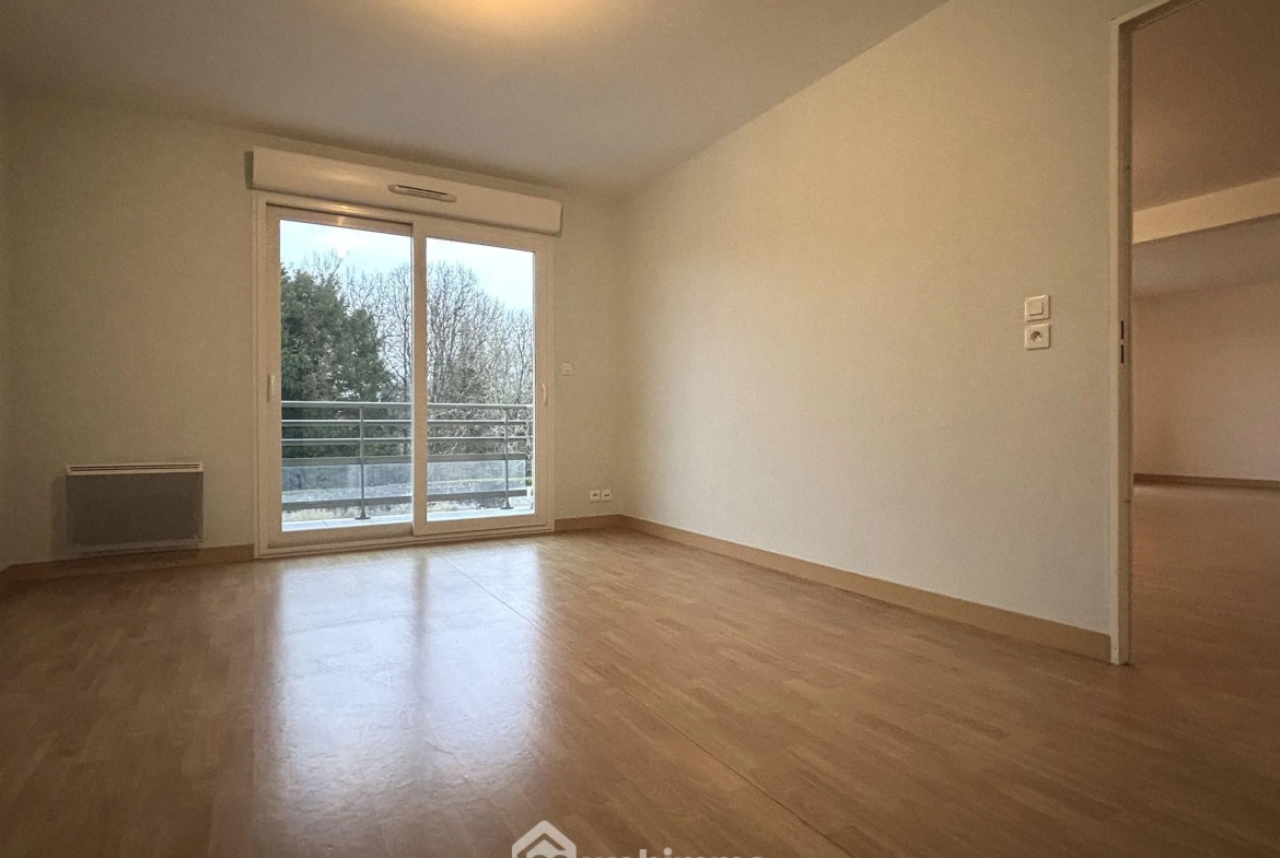 Appartement de 129 m² avec 3 chambres et parking à Chasseneuil-du-Poitou 