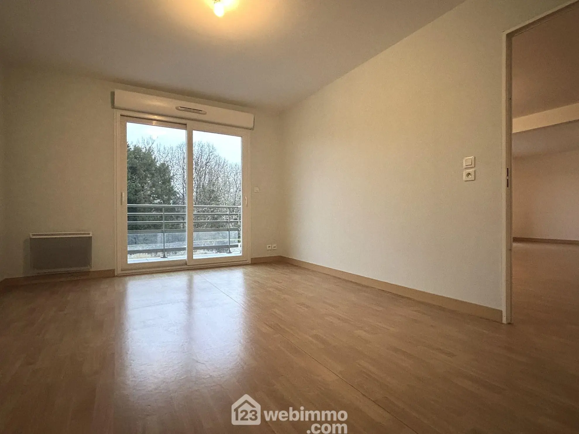 Appartement de 129 m² avec 3 chambres et parking à Chasseneuil-du-Poitou 