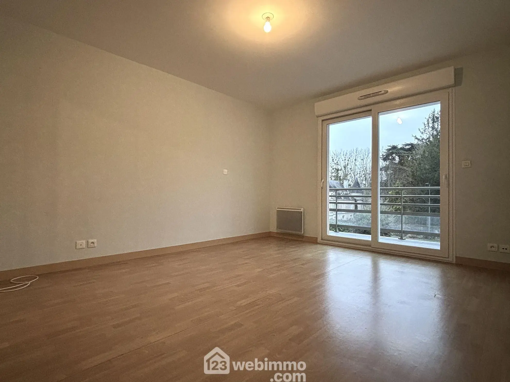 Appartement de 129 m² avec 3 chambres et parking à Chasseneuil-du-Poitou 