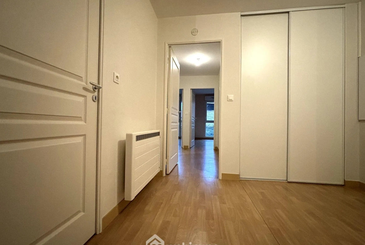 Appartement de 129 m² avec 3 chambres et parking à Chasseneuil-du-Poitou 
