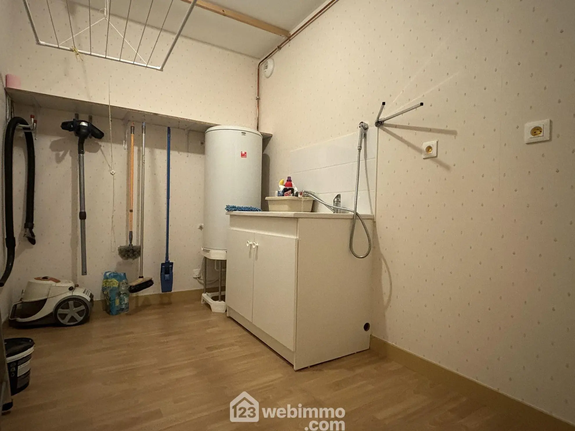 Appartement de 129 m² avec 3 chambres et parking à Chasseneuil-du-Poitou 