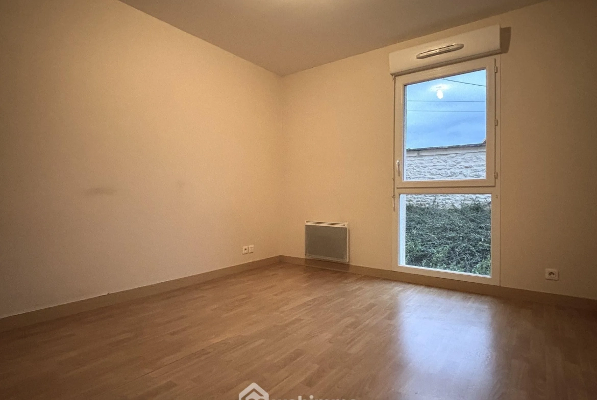 Appartement de 129 m² avec 3 chambres et parking à Chasseneuil-du-Poitou 