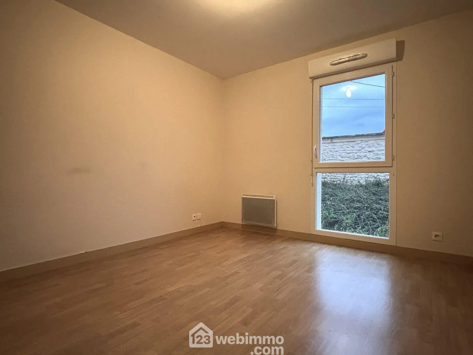 Appartement de 129 m² avec 3 chambres et parking à Chasseneuil-du-Poitou 