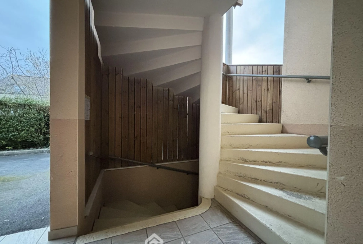 Appartement de 129 m² avec 3 chambres et parking à Chasseneuil-du-Poitou 