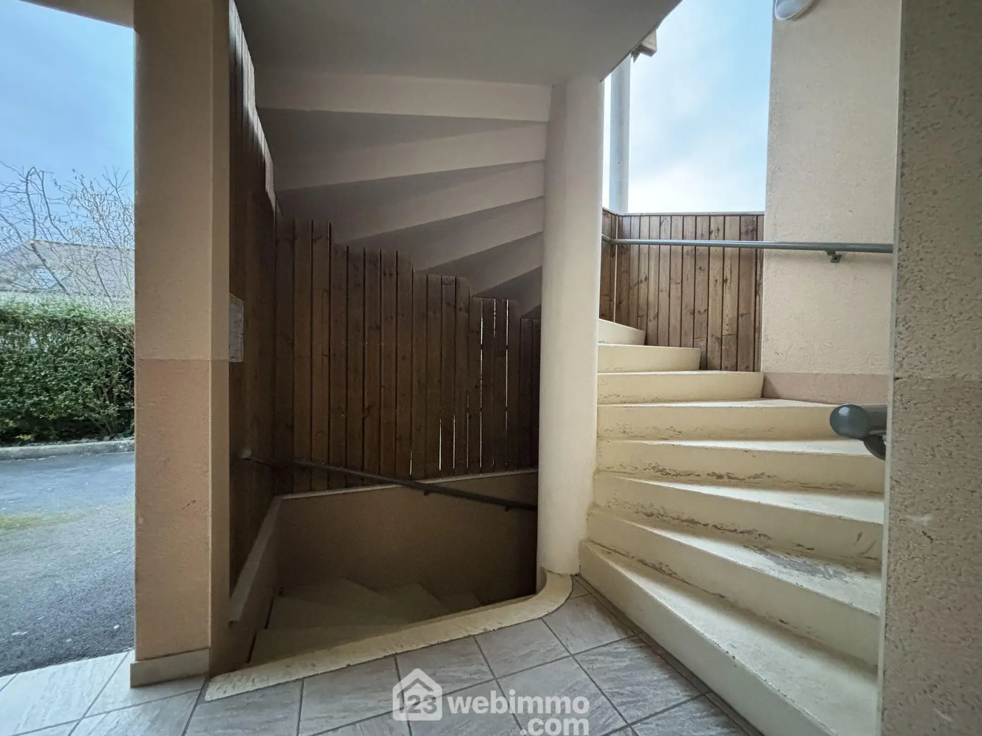 Appartement de 129 m² avec 3 chambres et parking à Chasseneuil-du-Poitou 